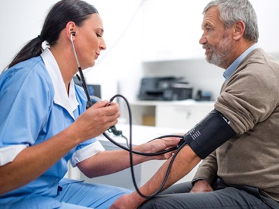 Cao huyết áp ở người già: Cảnh giác với nguy cơ đột quỵ, suy tim!
